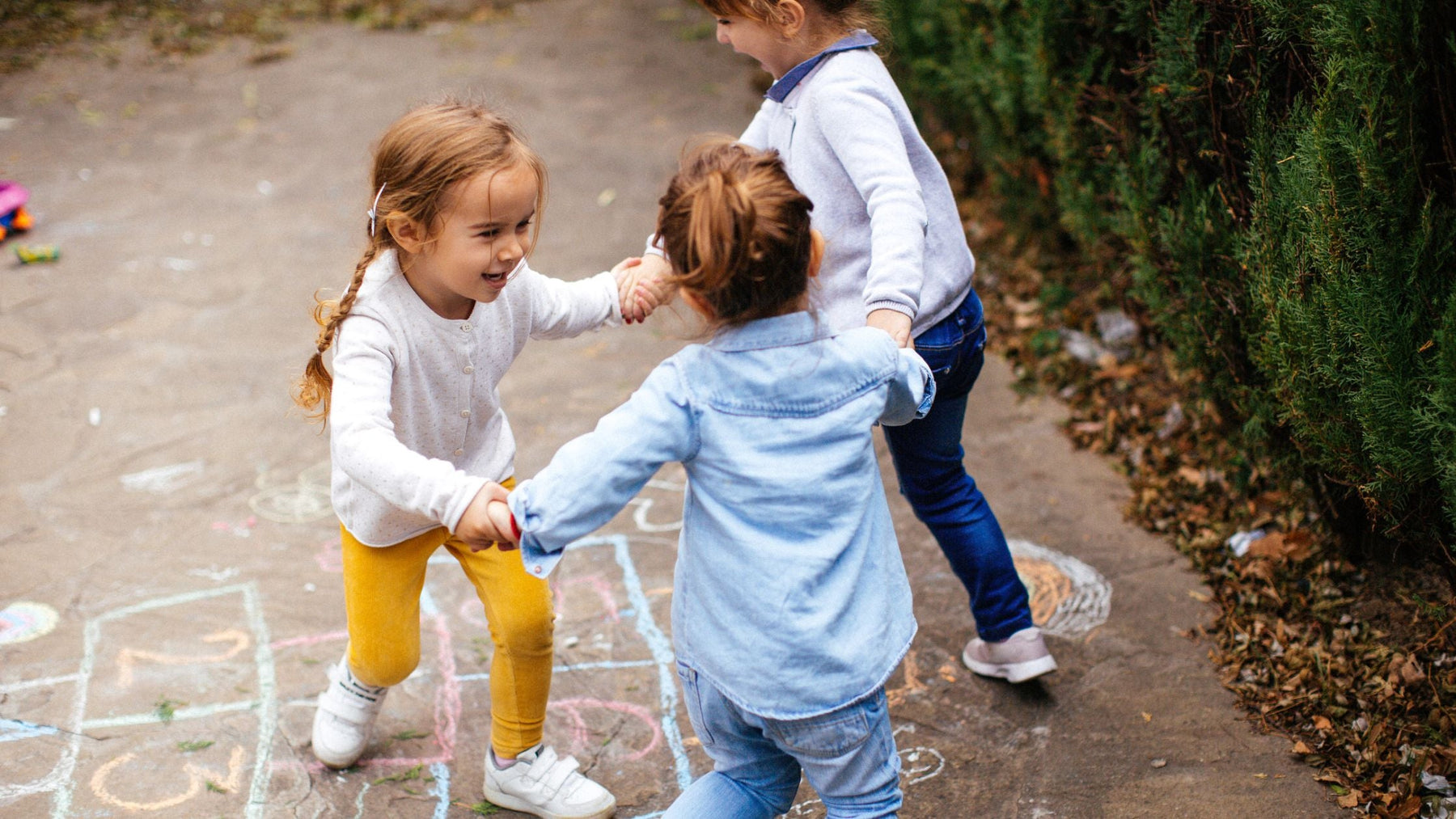 Outdoor Play: Games, Learning and Resources